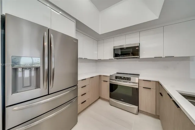 $2,800 | 140 South Dixie Highway, Unit 1007, Hollywood, FL 33020