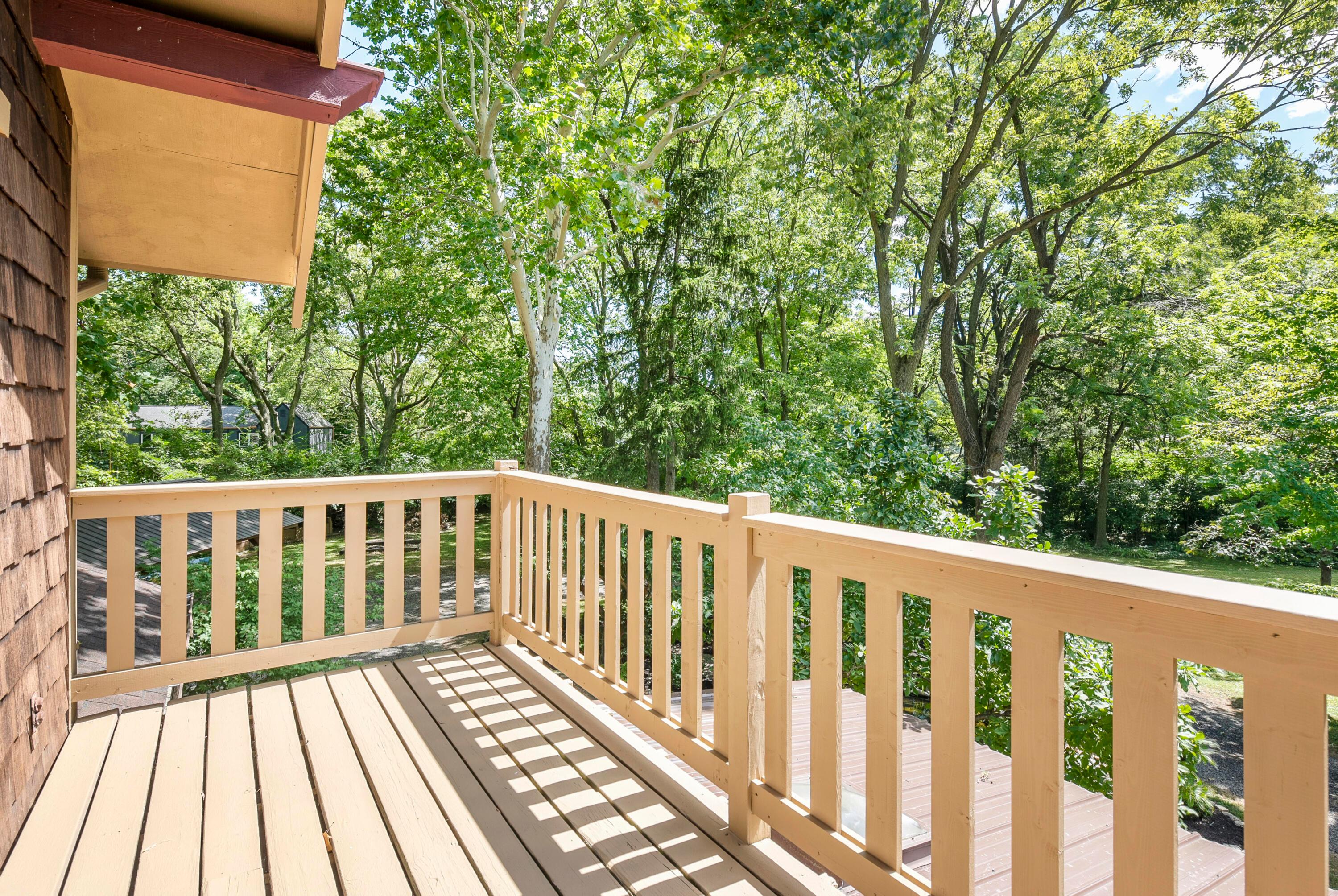 5300 Linworth Road Columbus, OH 43235 - Photo 40 of 64 Balcony