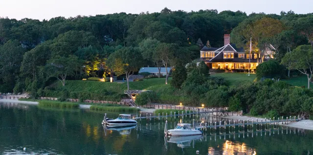 $18,000,000 | 1350 West West Cove Road, Cutchogue, NY 11935