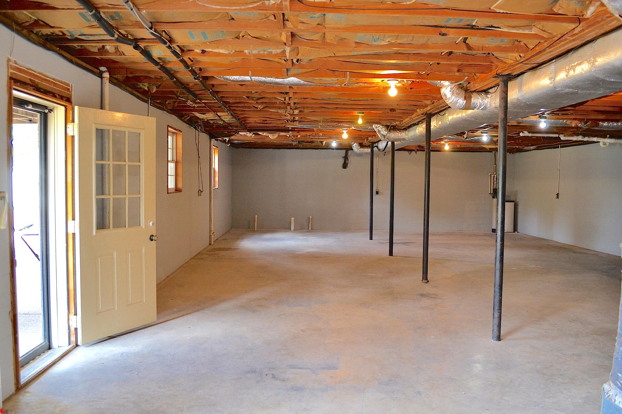 7209 Crow Cut Road Fairview, TN 37062 - Photo 24 of 30 a view of a room with table and chairs