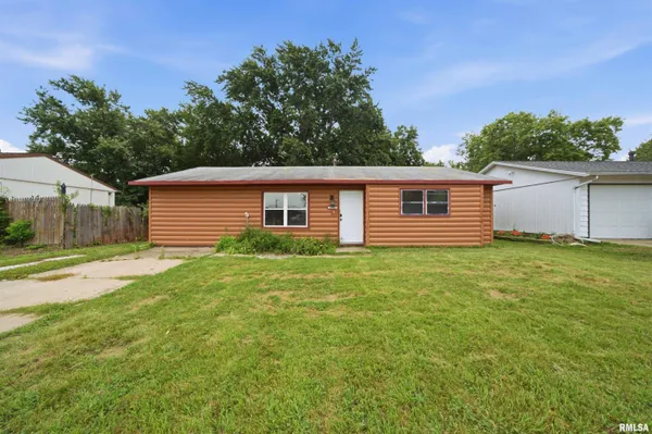$94,900 | 5914 North Frostwood Parkway, Peoria, IL 61615
