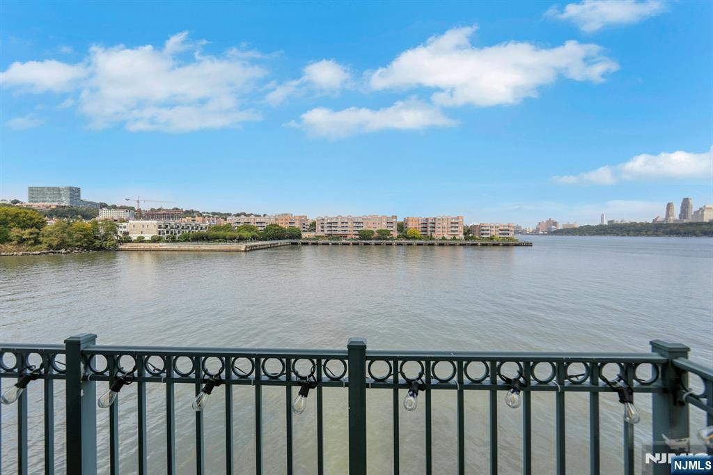 155 The Promenade Edgewater, NJ 07020 - Photo 20 of 29