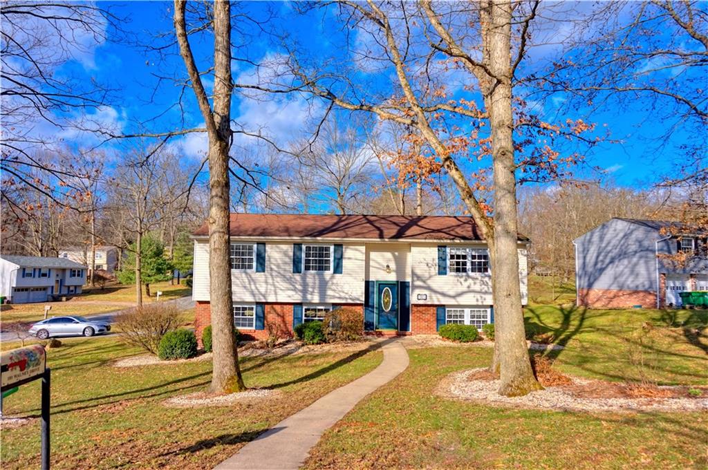 Beautiful curb appeal!