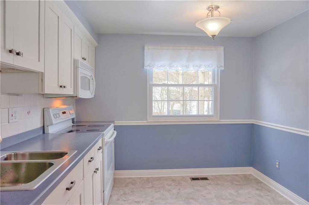 101 Walney Road Butler, PA 16002 - Photo 14 of 25 Eat-in area!