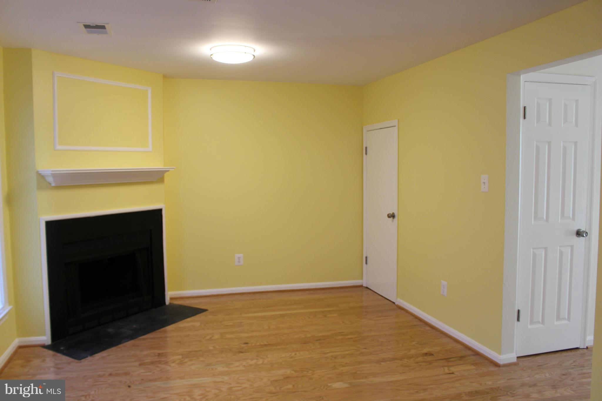 8007 Dayspring Court Springfield, VA 22153 - Photo 7 of 14 Family Room