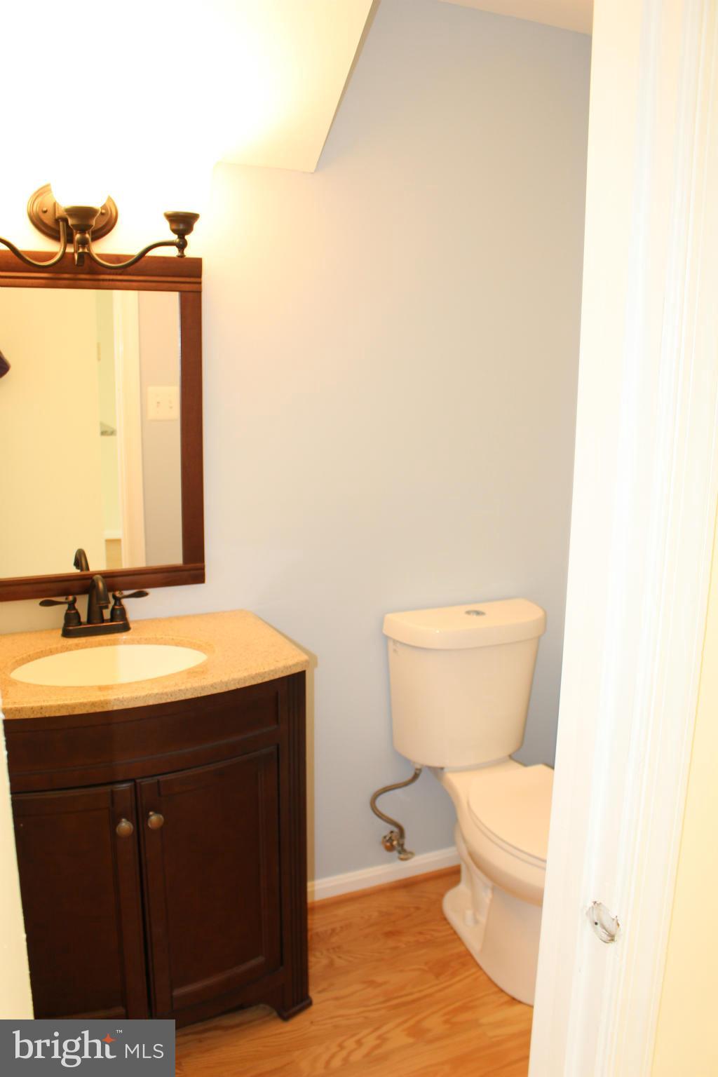 8007 Dayspring Court Springfield, VA 22153 - Photo 9 of 14 Powder Room