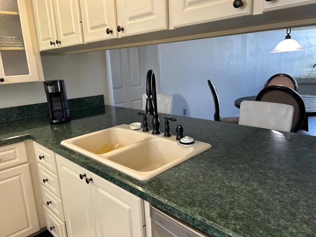 $2,350 | 3635 Whitehall Drive, Unit 304, West Palm Beach, FL 33401