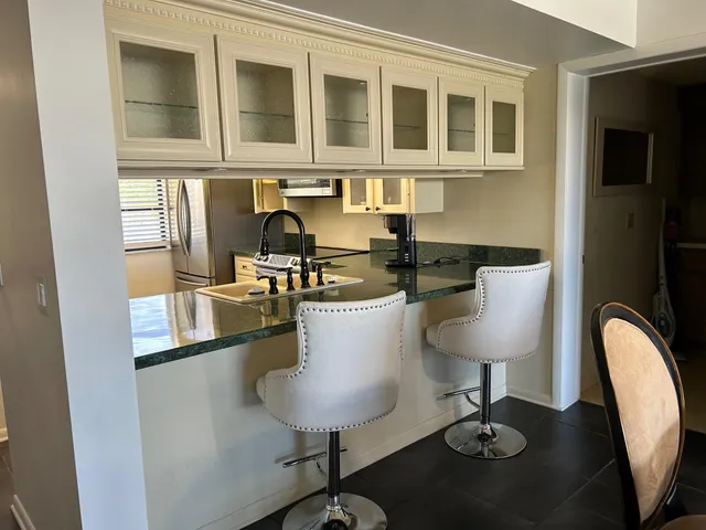 $2,350 | 3635 Whitehall Drive, Unit 304, West Palm Beach, FL 33401