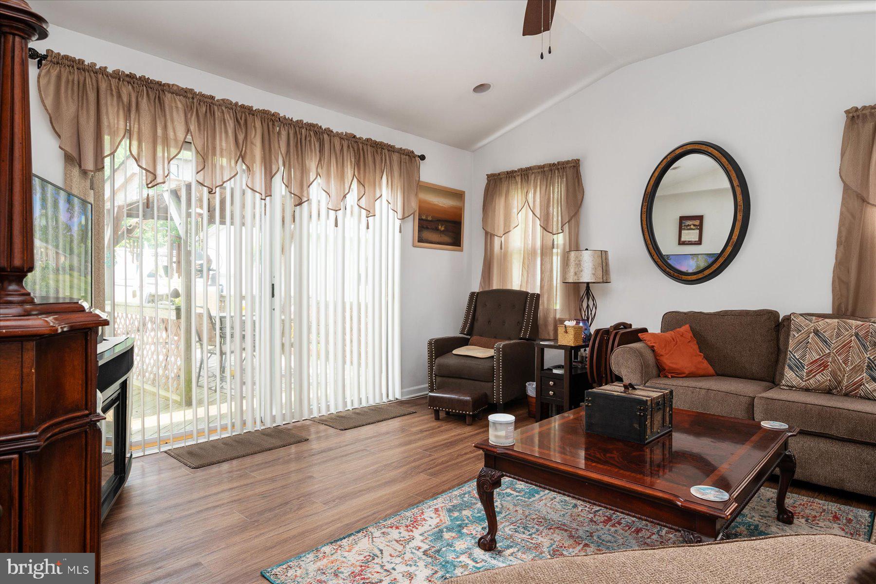 548 Sunset Knoll Road Pasadena, MD 21122 - Photo 17 of 39 2nd Living Room