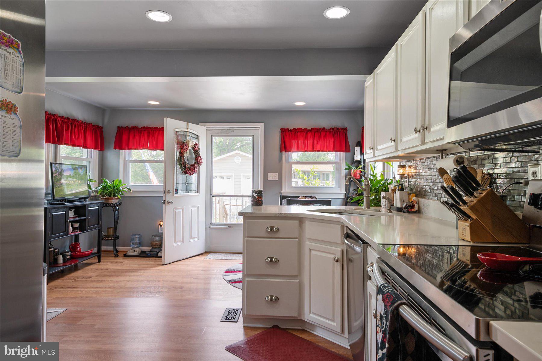 548 Sunset Knoll Road Pasadena, MD 21122 - Photo 2 of 39 Kitchen