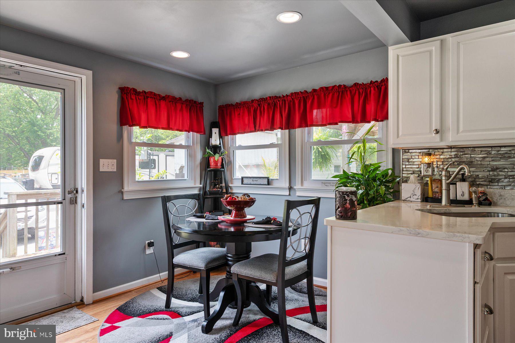 548 Sunset Knoll Road Pasadena, MD 21122 - Photo 6 of 39 Dining Nook in Kitchen
