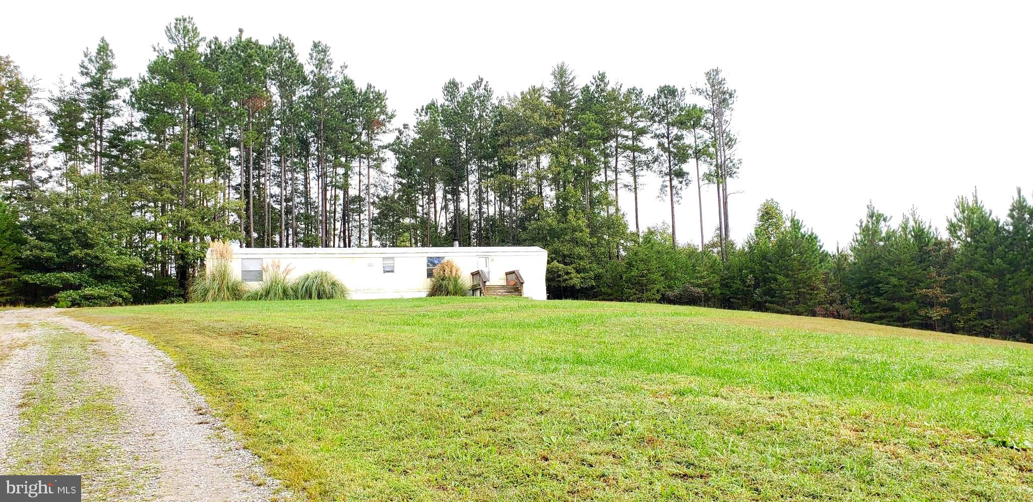 22147 Sparta Road Milford, VA 22514 - Photo 13 of 46 1986 Manufactured Home Conveys