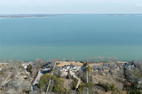 $8,250,000 | 3745 Nassau Point Road, Cutchogue, NY 11935