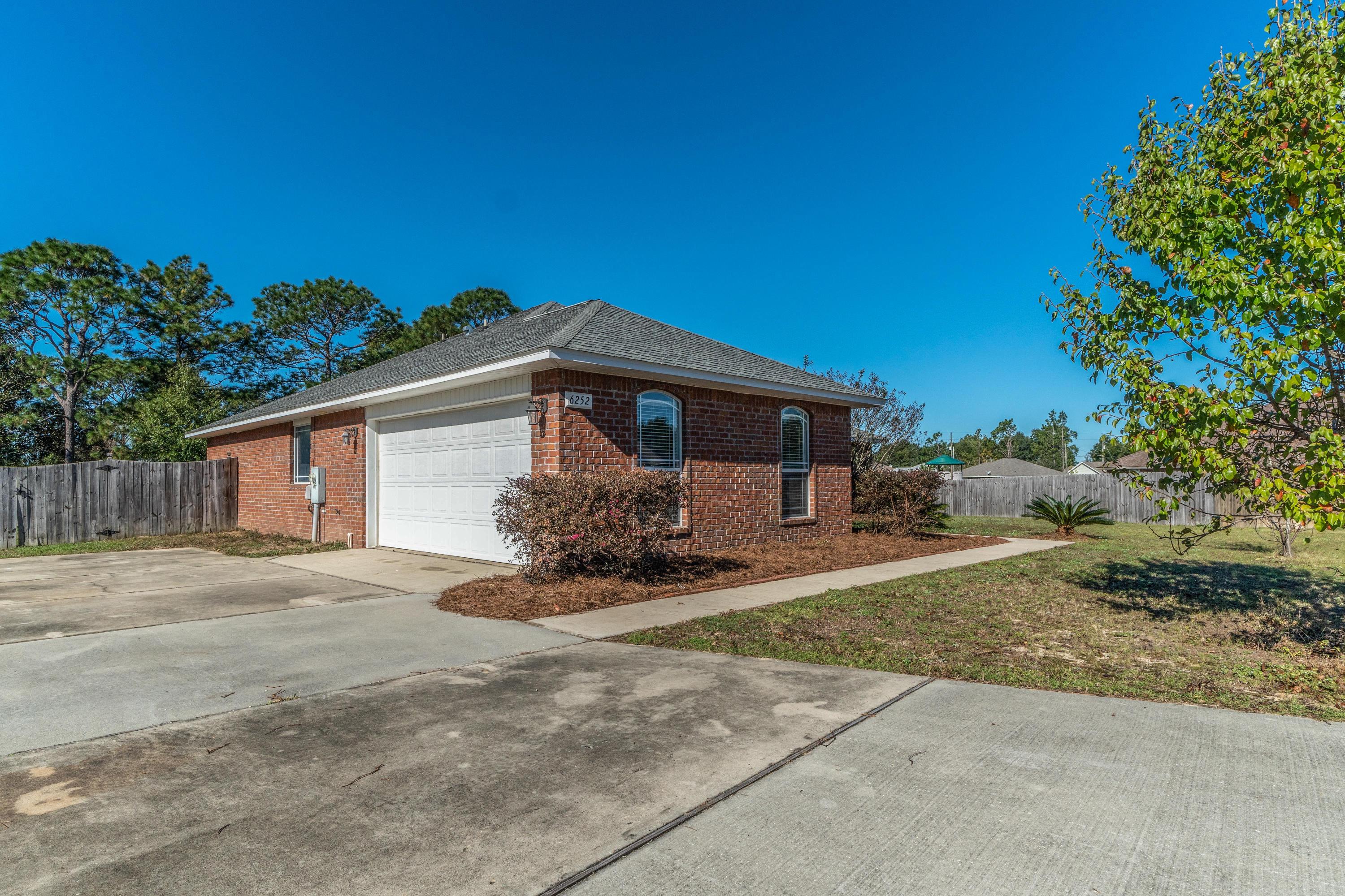 6252 Evan Circle Crestview, FL 32536 - Photo 4 of 35 Gallery Image 4
