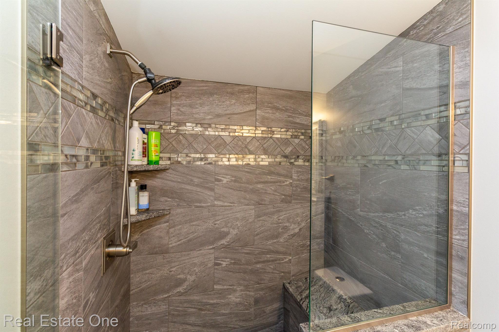 2331 Rusk Road Rochester, MI 48306 - Photo 22 of 46 Gallery Image 22