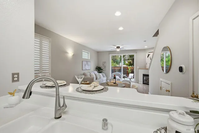 $575,000 | 384 Mark West Commons Circle, Santa Rosa, CA 95403