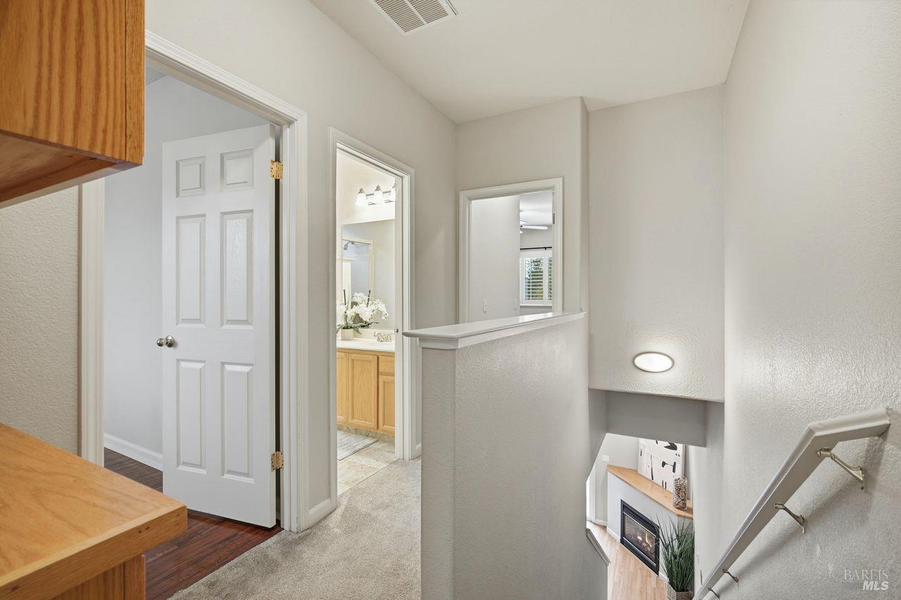 384 Mark West Commons Circle Santa Rosa, CA 95403 - Photo 21 of 44 a view of a interior in the house