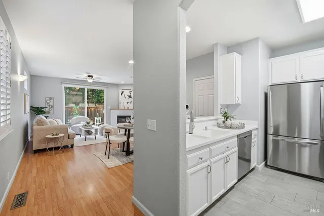 $575,000 | 384 Mark West Commons Circle, Santa Rosa, CA 95403