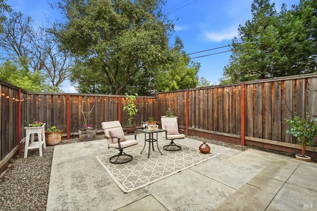 $575,000 | 384 Mark West Commons Circle, Santa Rosa, CA 95403