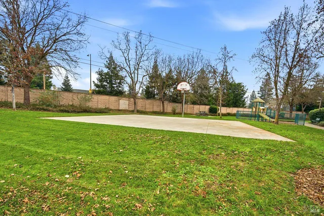 $575,000 | 384 Mark West Commons Circle, Santa Rosa, CA 95403