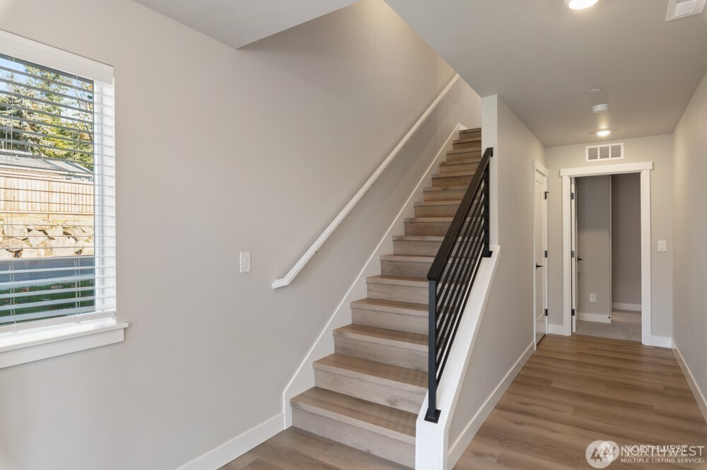 6609 South 128th Street Seattle, WA 98178 - Photo 2 of 27