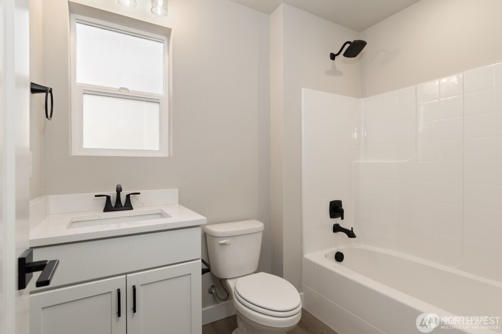 6609 South 128th Street Seattle, WA 98178 - Photo 4 of 27