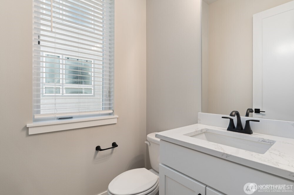 6609 South 128th Street Seattle, WA 98178 - Photo 5 of 27