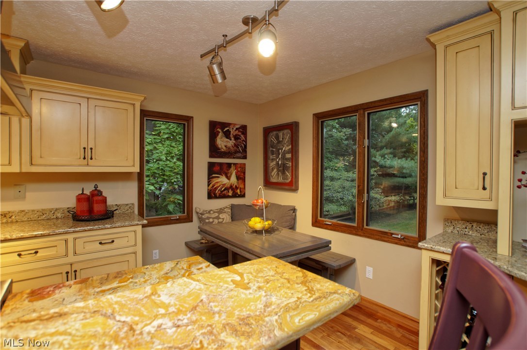 401 Falls Road Chagrin Falls, OH 44022 - Photo 7 of 32 Gallery Image 7