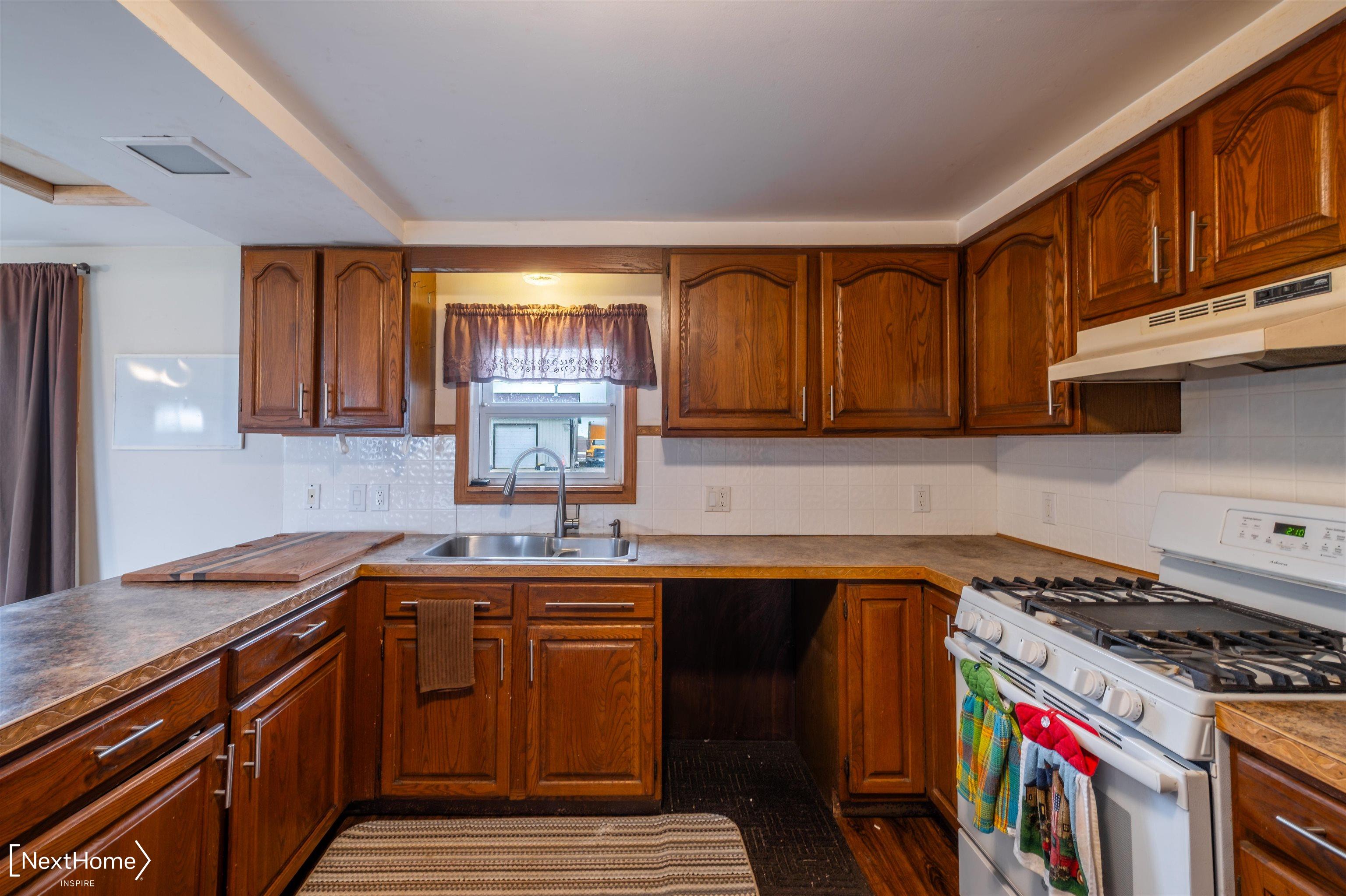 5821 East M 21 Corunna, MI 48817 - Photo 8 of 30 50204562-74da62df-0759-47f1-9190-80c813a86a07.JPG