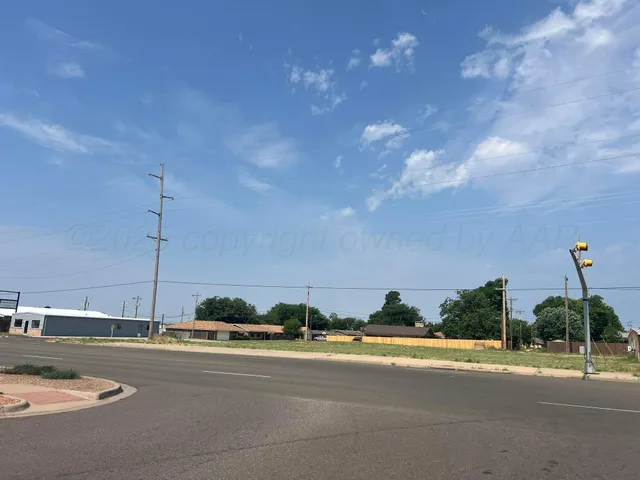 $95,000 | 803 Highway 83, Childress, TX 79201
