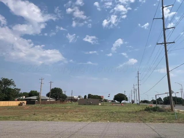 $95,000 | 803 Highway 83, Childress, TX 79201