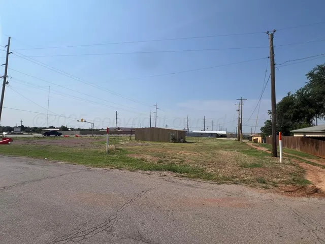 $95,000 | 803 Highway 83, Childress, TX 79201