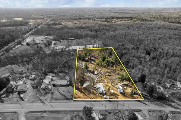 $164,900 | N2545 East State Highway M35, Menominee, MI 49858