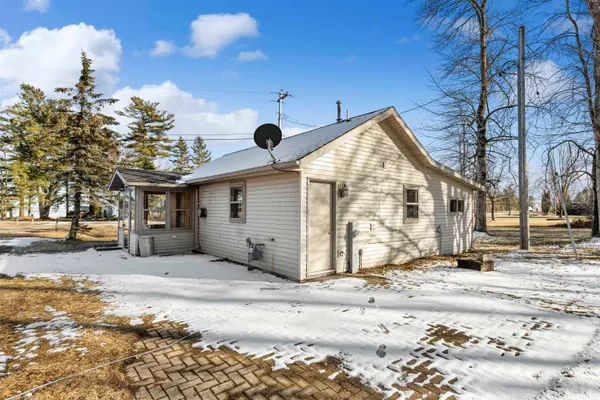 $164,900 | N2545 East State Highway M35, Menominee, MI 49858
