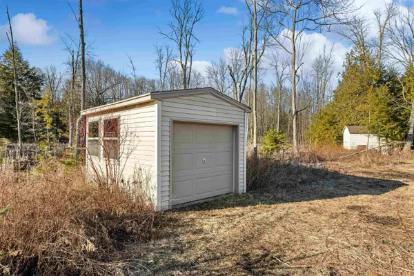 $164,900 | N2545 East State Highway M35, Menominee, MI 49858