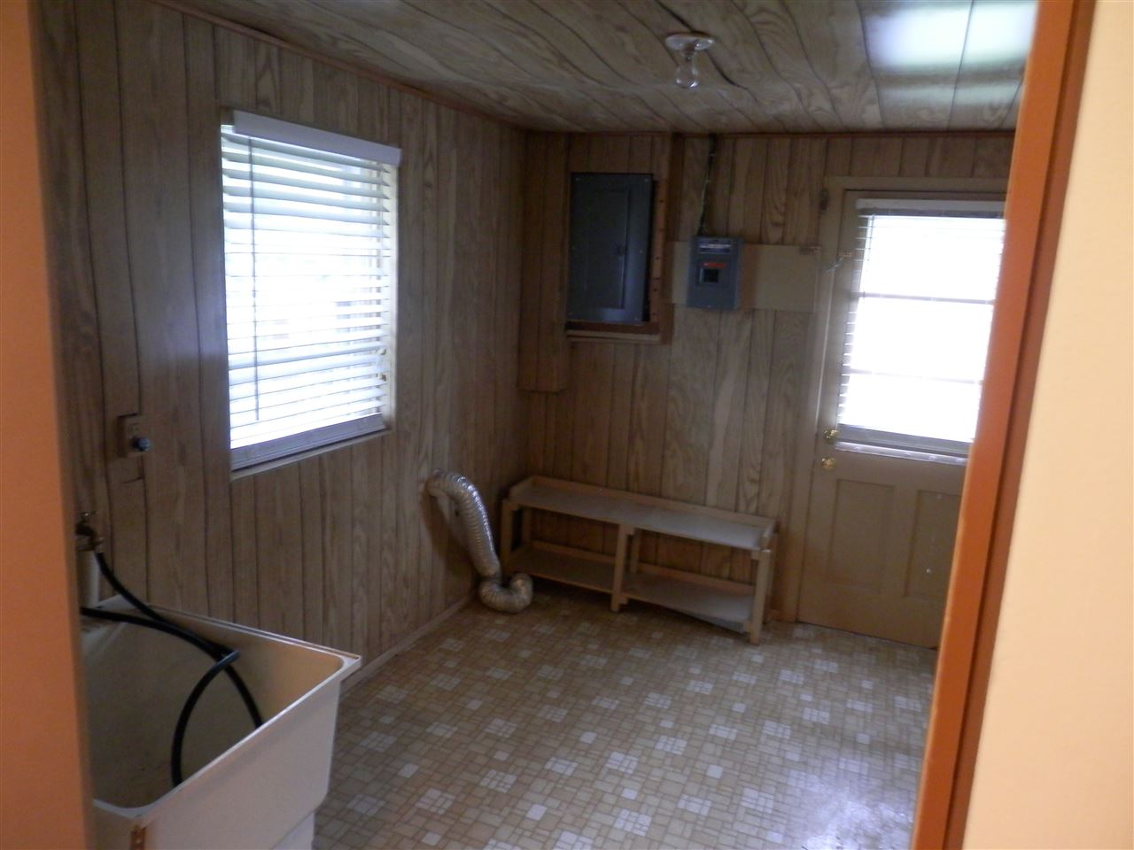 1235 Chatham Road Waynesboro, VA 22980 - Photo 32 of 38 Gallery Image 32