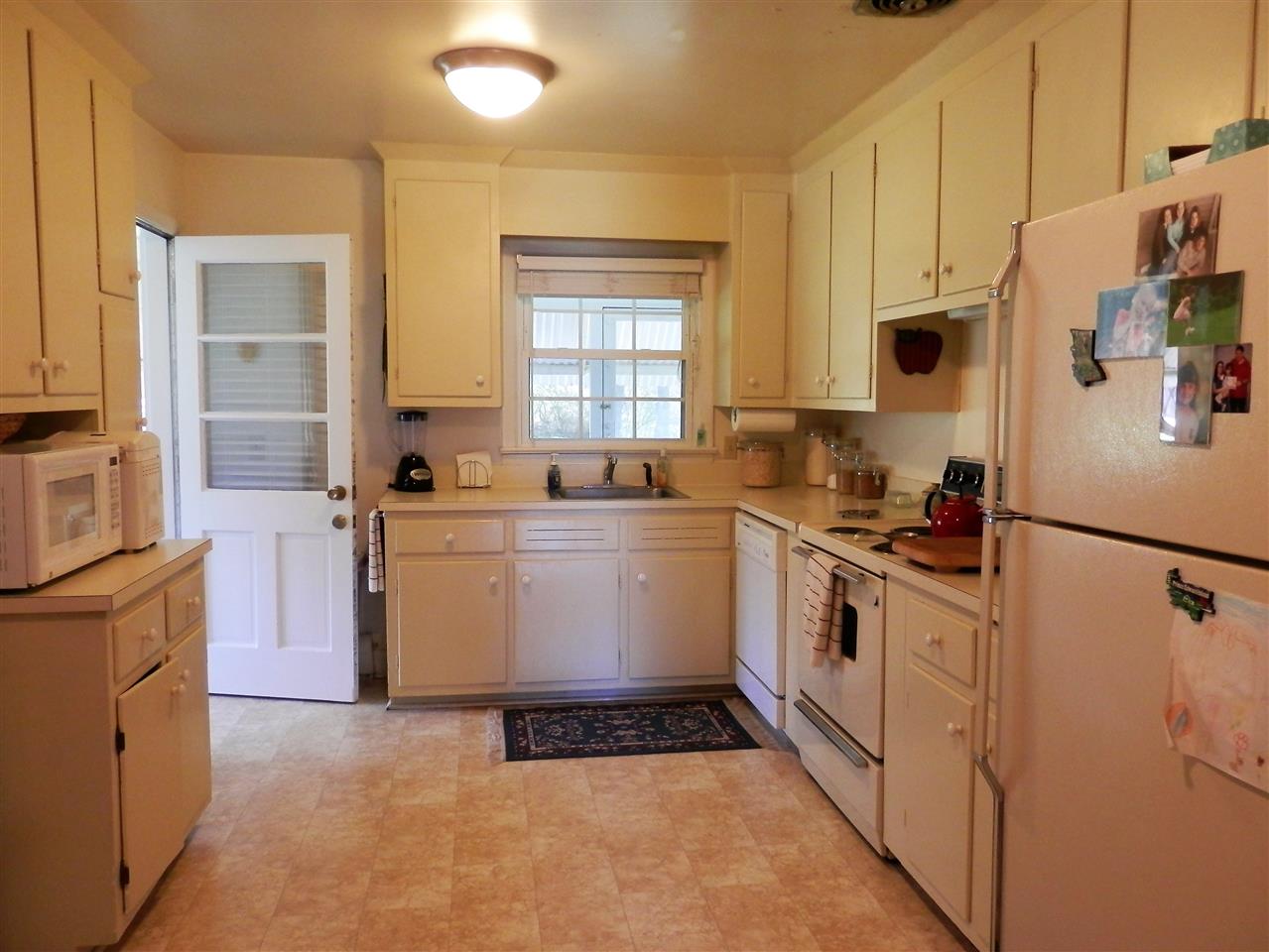 1235 Chatham Road Waynesboro, VA 22980 - Photo 5 of 38 Gallery Image 5