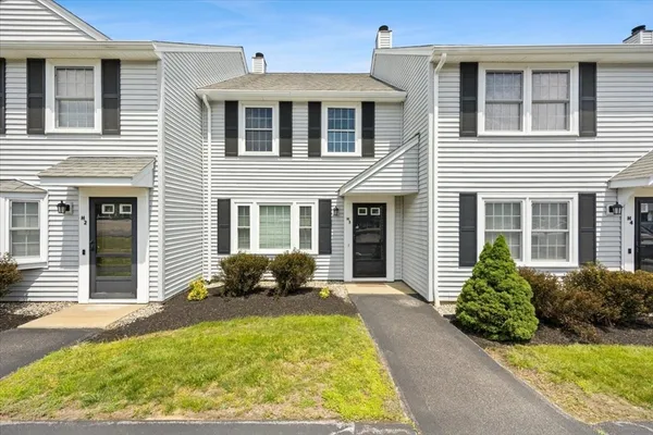 $400,000 | 728 Auburn Street, Unit H3, Whitman, MA 02382