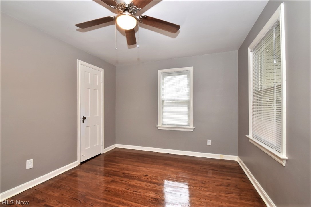 956 Woodview Road Cleveland, OH 44121 - Photo 18 of 30 Gallery Image 18