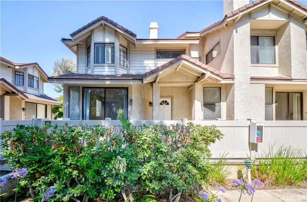 $3,900 | 2577 Plaza Del Amo, Unit 737, Torrance, CA 90503