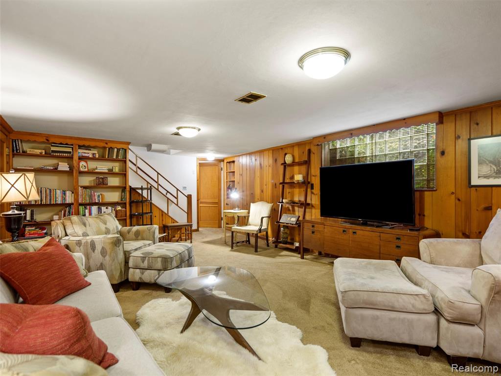 683 Lincoln Road Grosse Pointe, MI 48230 - Photo 41 of 54