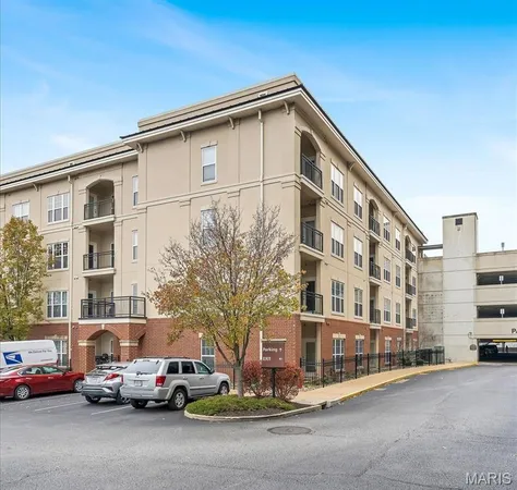 $1,950 | 1241 Strassner Drive, Unit 1207, St. Louis, MO 63144