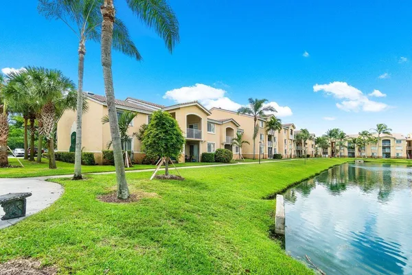 $2,800 | 2620 South University Drive, Unit 309, Davie, FL 33328
