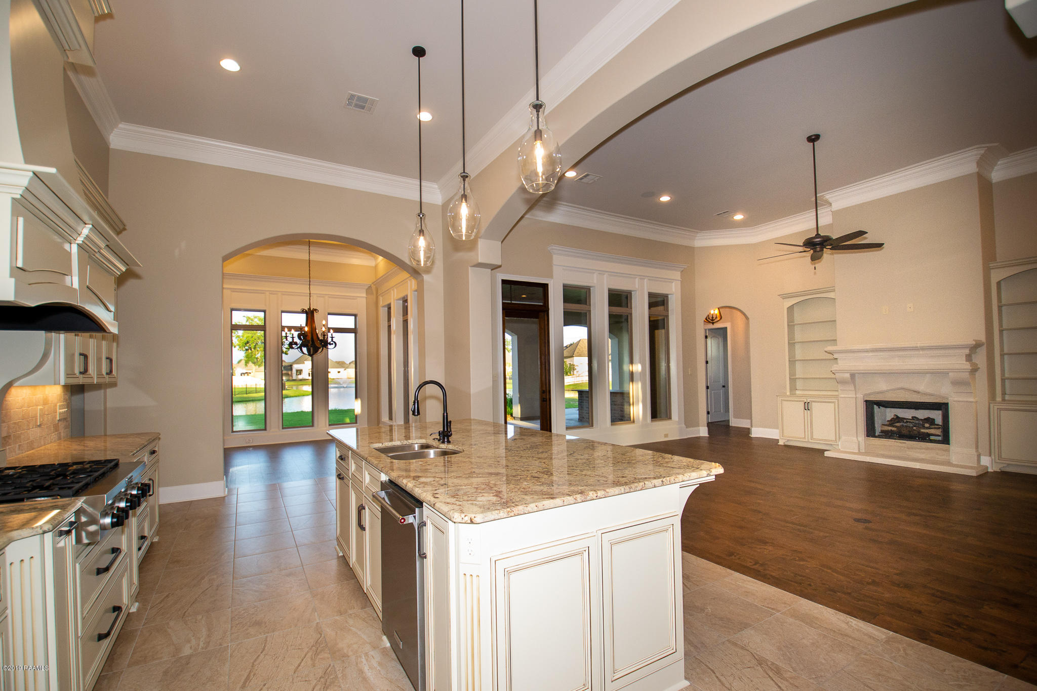 202 Rue De La Rochelle Broussard, LA 70518 - Photo 6 of 27 Gallery Image 6