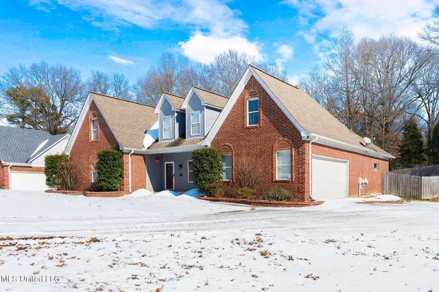 $435,000 | 1466 Dogwood Hollow Drive, Nesbit, MS 38651