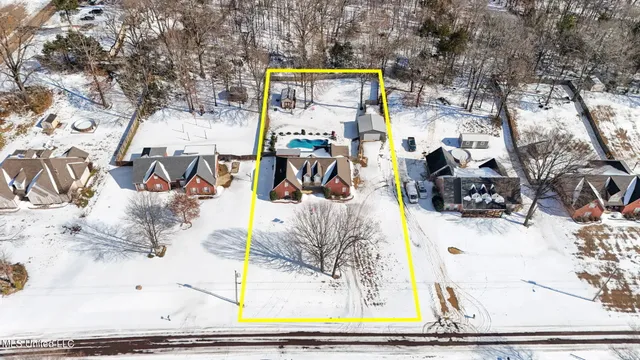 $435,000 | 1466 Dogwood Hollow Drive, Nesbit, MS 38651