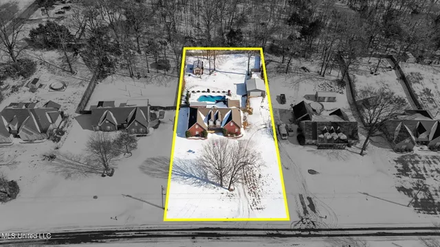 $435,000 | 1466 Dogwood Hollow Drive, Nesbit, MS 38651