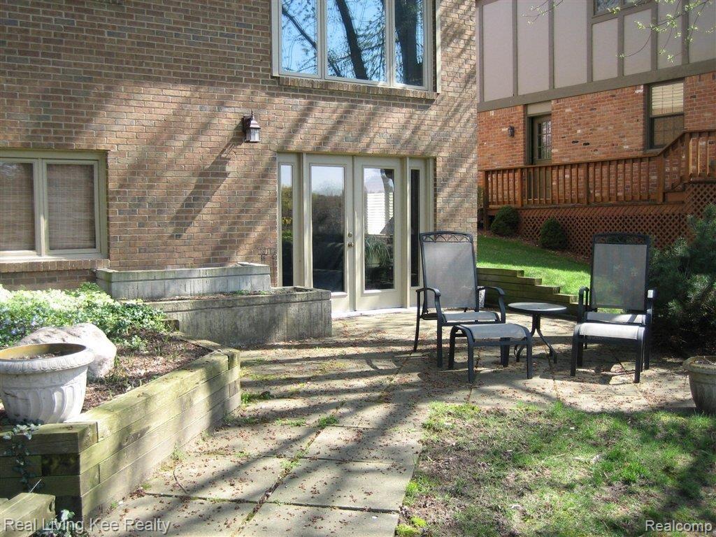 730 Stanford Circle Rochester, MI 48309 - Photo 23 of 24 Lower Patio