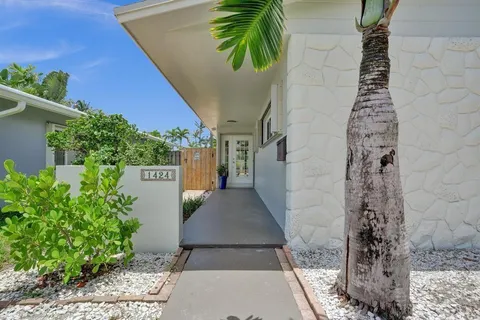 a view of a pathway both side of building