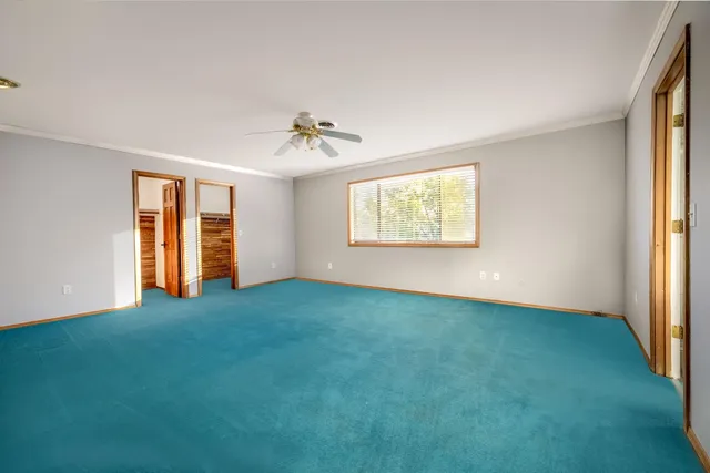 a view of a room with shelf